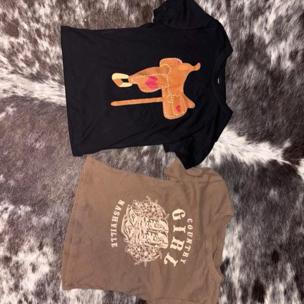 Women's Baby tees brand new never worn - Black and Brown 25$ each